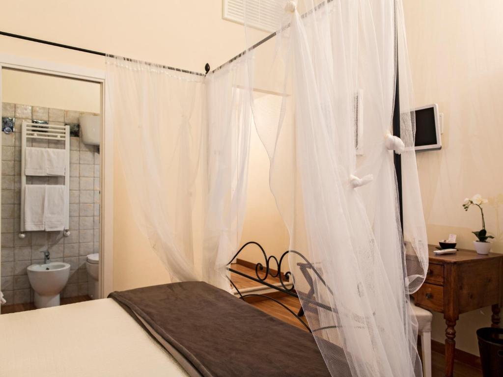 B&B Quattro Cantoni Siena Szoba fotó